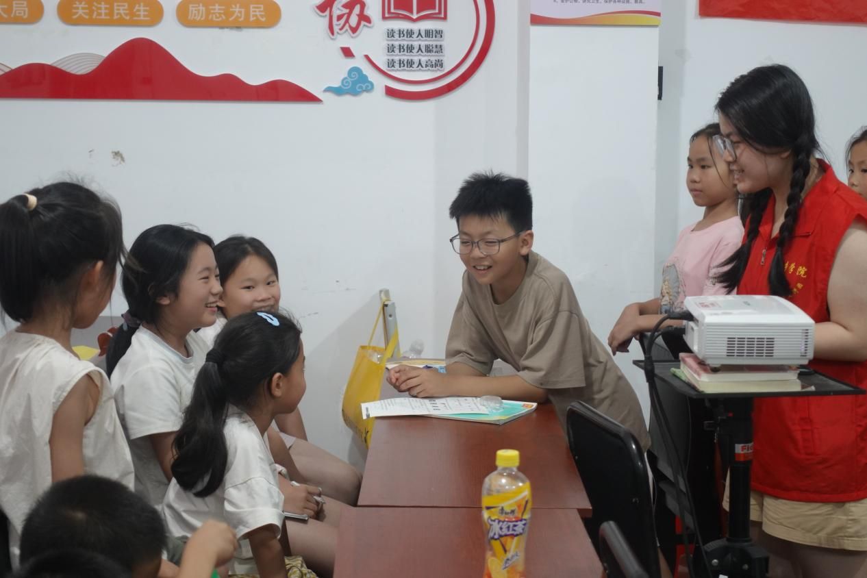 太阳集团tyc862026年暑期“三下乡”实践活动（八）——思政润乡土，趣学启童心